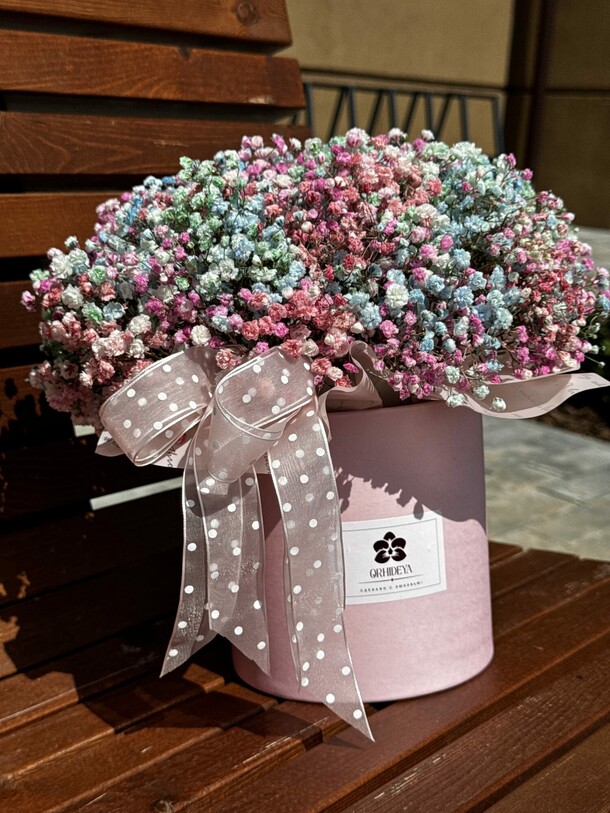 Коробочка с гипсофилой, артикул F1464996 - 2808 рублей, доставка по городу. Flawery - доставка цветов