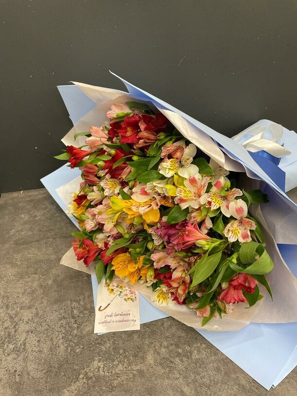 Букет микс альстромерий, артикул F1238531 - 7000 рублей, доставка по городу. Flawery - доставка цветов