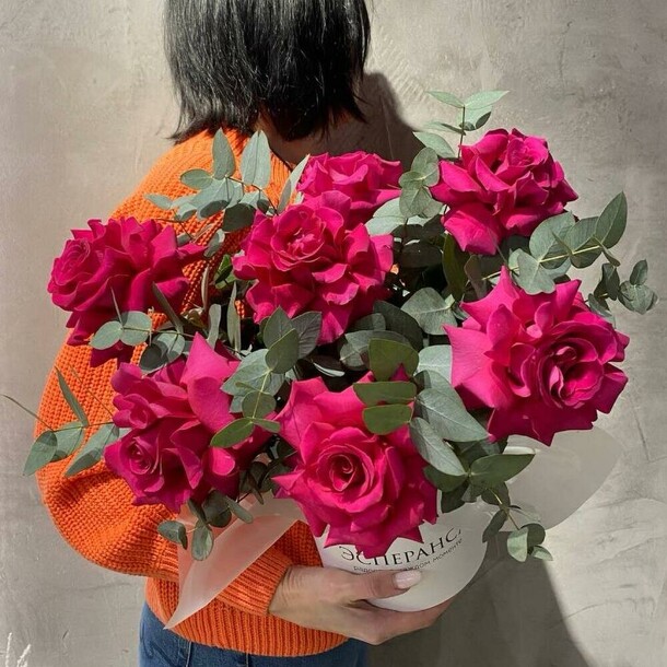 Яркий ароматный бокс из французских роз, артикул F1406258 - 7865 рублей, доставка по городу. Flawery - доставка цветов