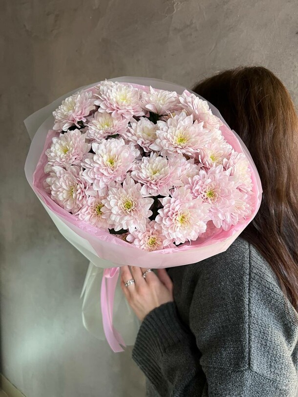 Моно букет из пудровых хризантем, артикул F1489938 - 4235 рублей, доставка по городу. Flawery - доставка цветов