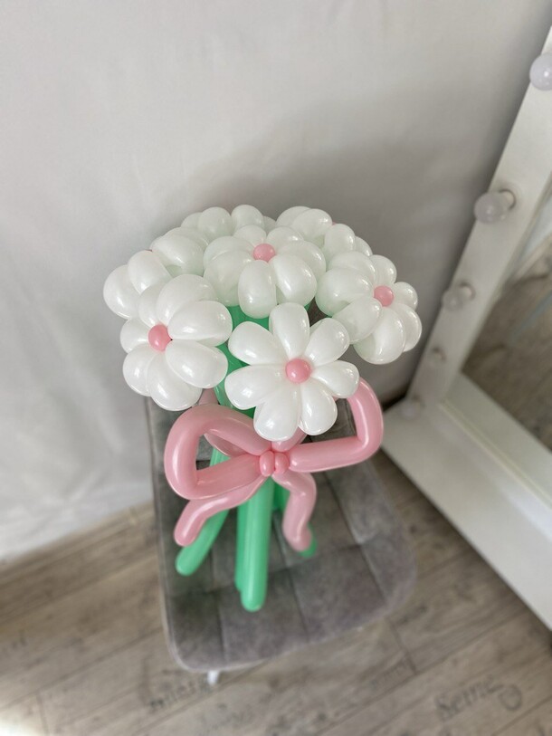 Букет ромашек, артикул F1504402 - 1790 рублей, доставка по городу. Flawery - доставка цветов