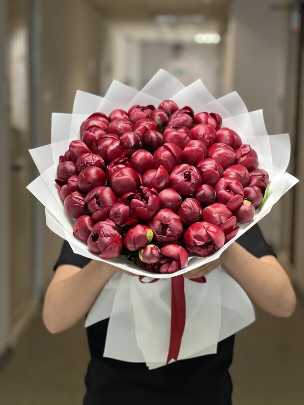 Пионы бордовые премиум, артикул F1290577 - 81218 рублей, доставка по городу. Flawery - доставка цветов