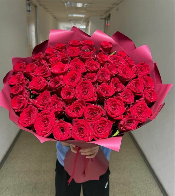 Роза красная премиум, артикул F1290579 - 27719 рублей, доставка по городу. Flawery - доставка цветов