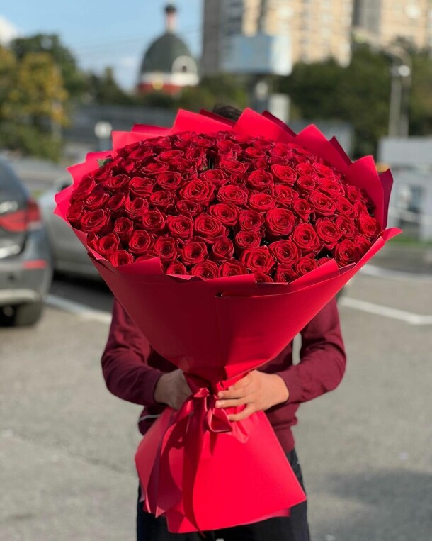 101 роза красная премиум, артикул F1290591 - 50695 рублей, доставка по городу. Flawery - доставка цветов