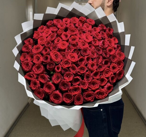 101 роза красная премиум, артикул F1290599 - 54331 рублей, доставка по городу. Flawery - доставка цветов