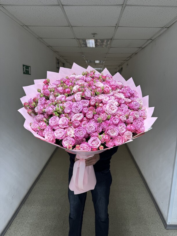 Кустовые розы, артикул F1290605 - 61768 рублей, доставка по городу. Flawery - доставка цветов