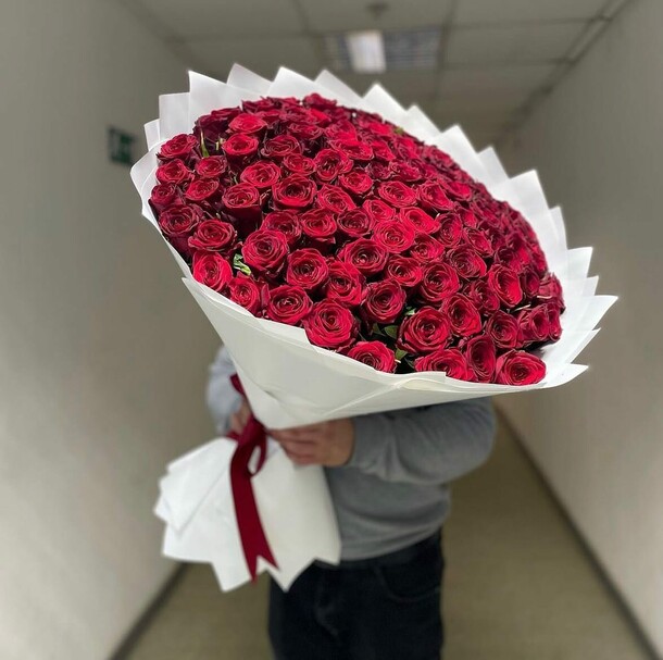 101 роза красная премиум, артикул F1290619 - 54331 рублей, доставка по городу. Flawery - доставка цветов