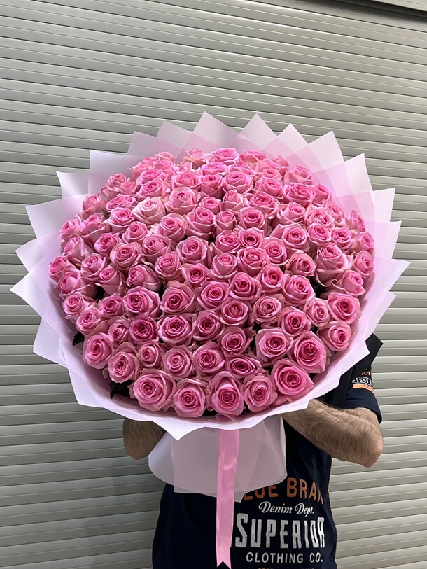 101 роза ревиваль, артикул F1290630 - 41107 рублей, доставка по городу. Flawery - доставка цветов