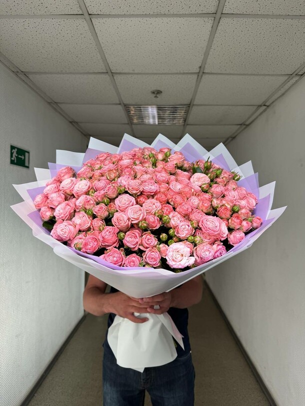 Кустовая пионовидная роза, артикул F1326349 - 32491 рублей, доставка по городу. Flawery - доставка цветов