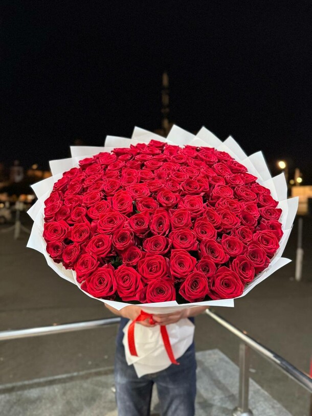 101 роза красная, артикул F1326358 - 41582 рублей, доставка по городу. Flawery - доставка цветов