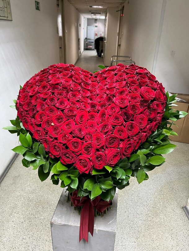 3d сердце из 151 красной розы, артикул F1332439 - 80673 рублей, доставка по городу. Flawery - доставка цветов