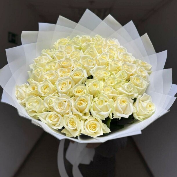 51 роза белая, артикул F1386169 - 26127 рублей, доставка по городу. Flawery - доставка цветов