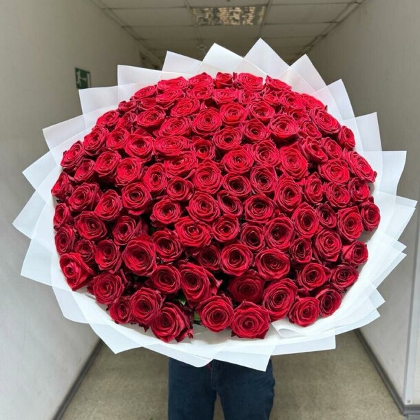 Букет из красной розы, артикул F1386208 - 54082 рублей, доставка по городу. Flawery - доставка цветов