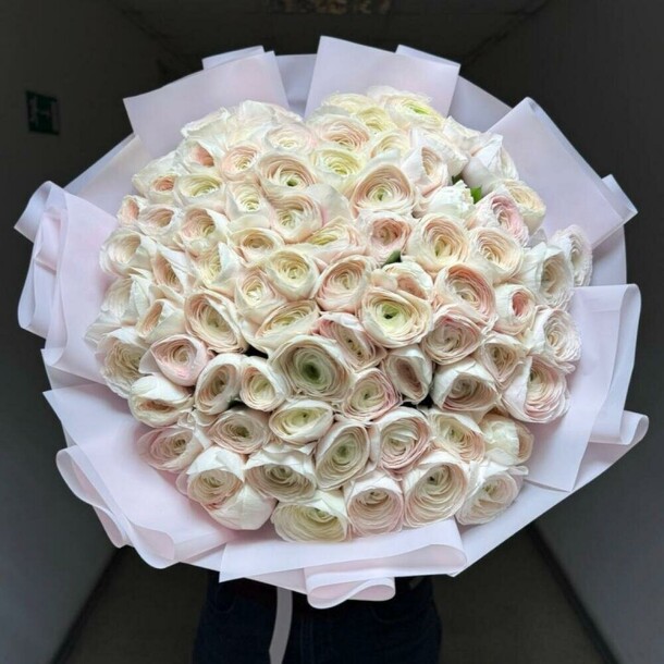 Букет из ранункулюсов ханой, артикул F1386279 - 125218 рублей, доставка по городу. Flawery - доставка цветов