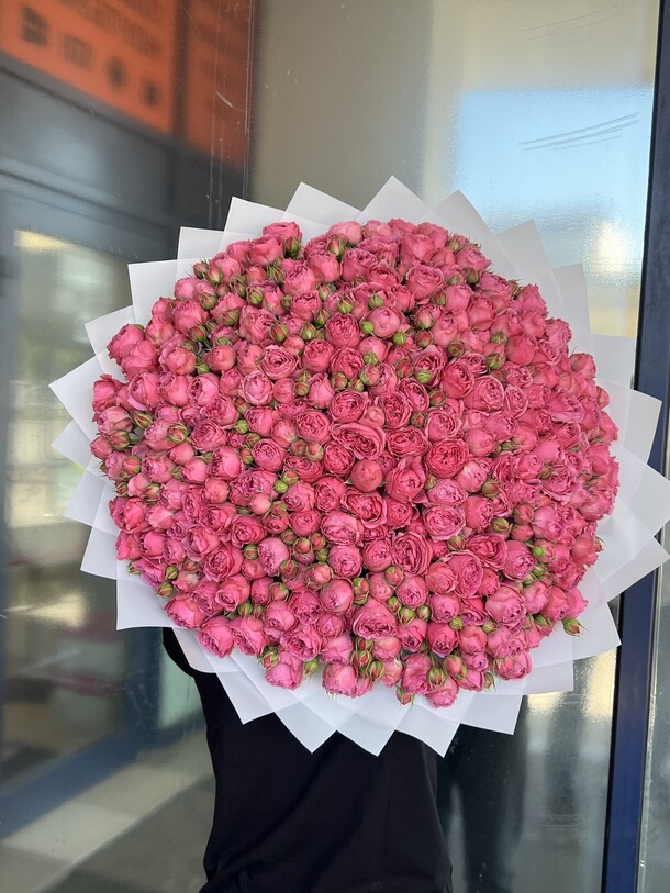 Кустовые розы мисти баблз, артикул F1529152 - 119339 рублей, доставка по городу. Flawery - доставка цветов