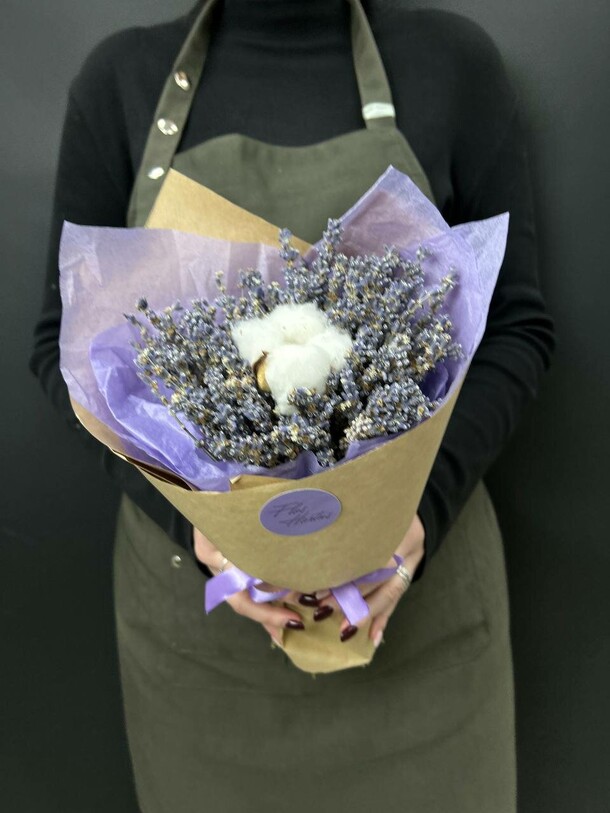 Букет ароматной лаванды с хлопком, артикул F1368469 - 2768 рублей, доставка по городу. Flawery - доставка цветов