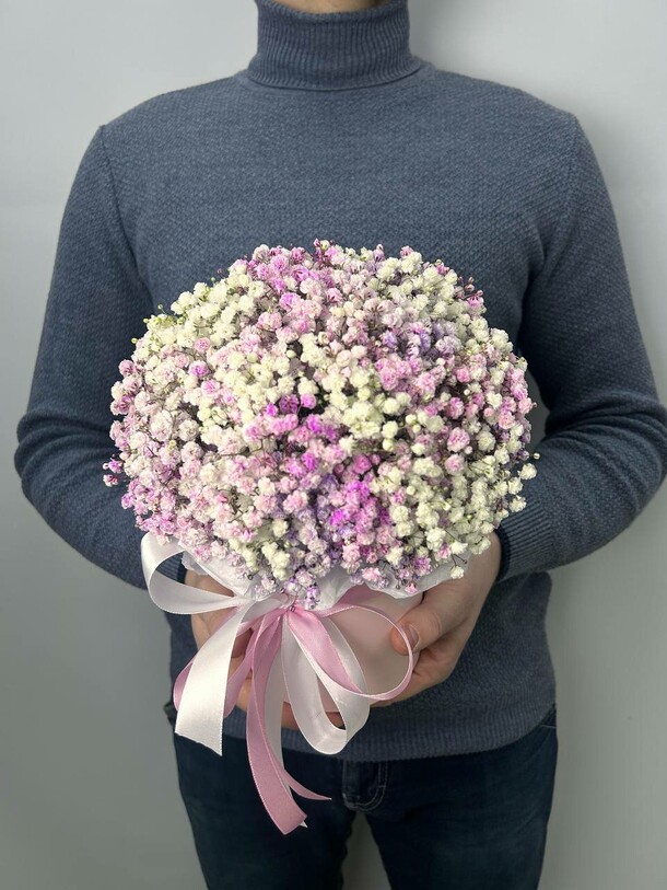 Композиция из цветной гипсофилы, артикул F1415602 - 2717 рублей, доставка по городу. Flawery - доставка цветов