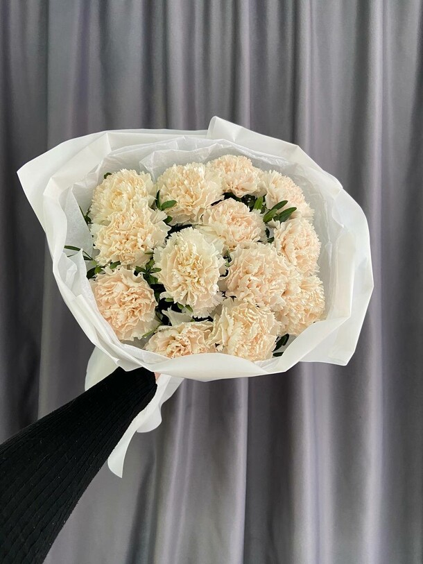 Сборный букет, артикул F1239219 - 5100 рублей, доставка по городу. Flawery - доставка цветов