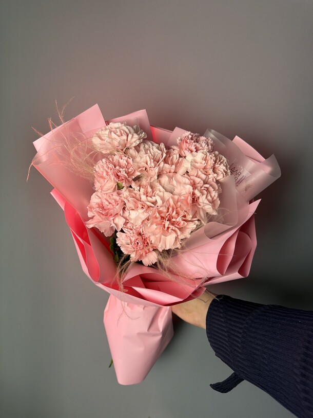 Букет 11 розовых диантусов, артикул F1245976 - 2490 рублей, доставка по городу. Flawery - доставка цветов
