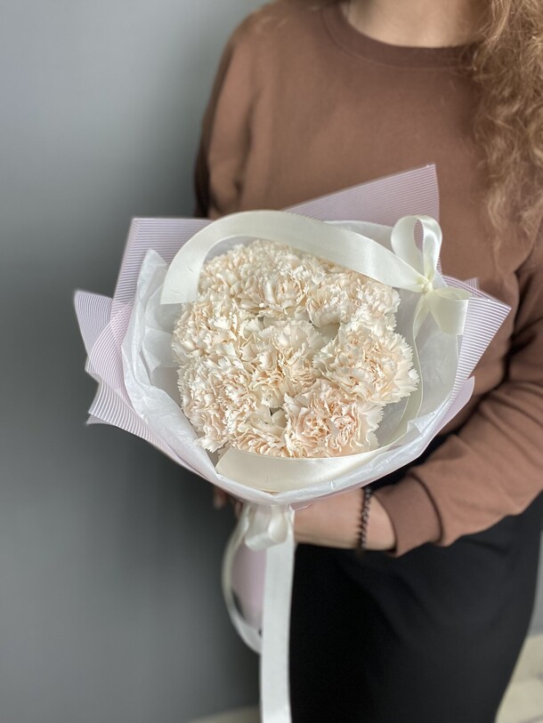 Букет 11 диантусов, артикул F1293200 - 2490 рублей, доставка по городу. Flawery - доставка цветов