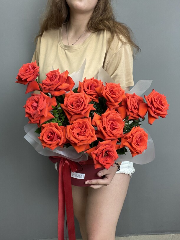 Букет бордовых французских роз, артикул F1304837 - 7500 рублей, доставка по городу. Flawery - доставка цветов