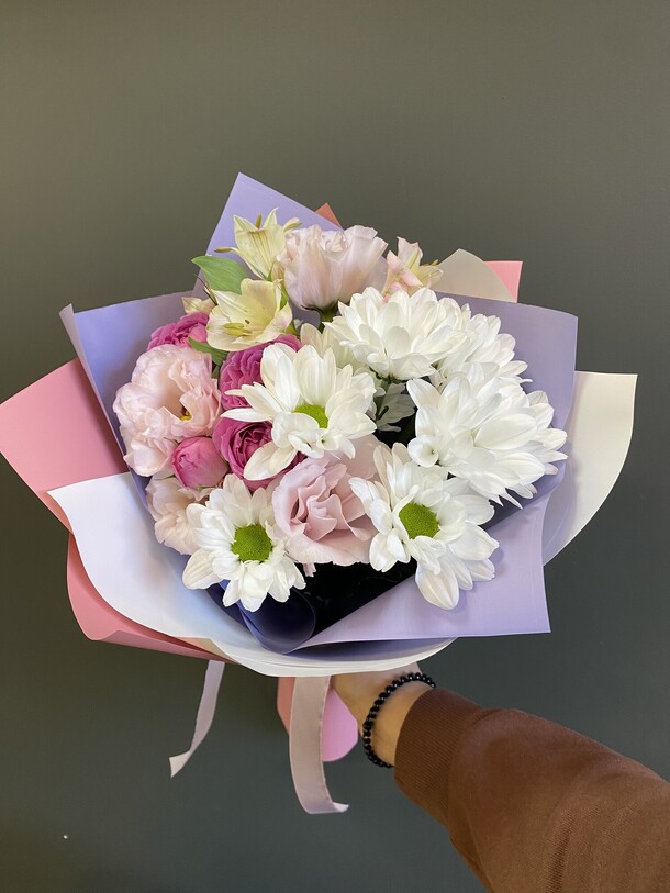 Букет «любимой», артикул F1323728 - 2100 рублей, доставка по городу. Flawery - доставка цветов