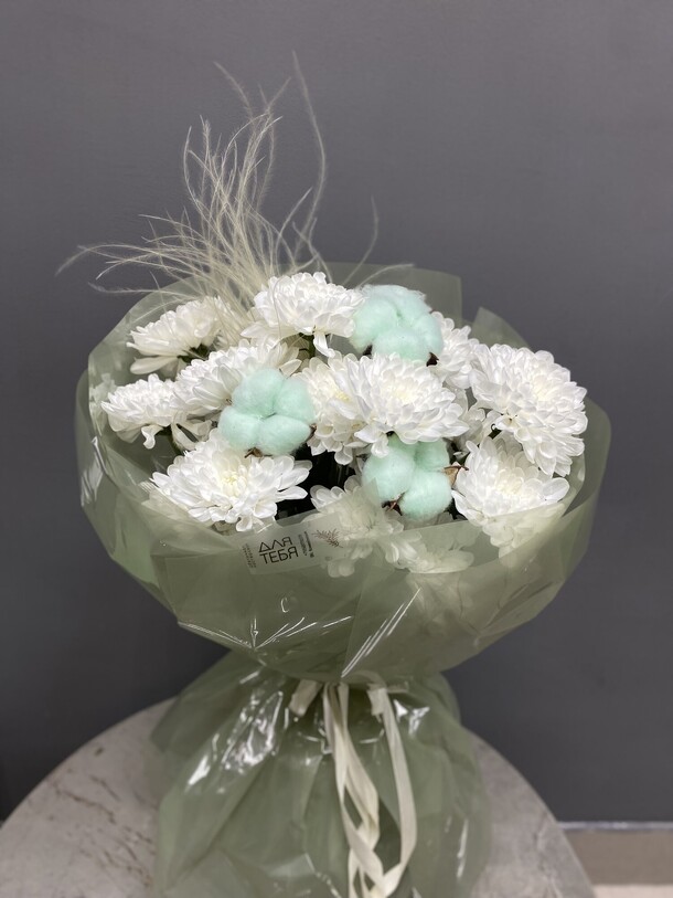 Букет со стойкими цветами, артикул F1414062 - 2300 рублей, доставка по городу. Flawery - доставка цветов