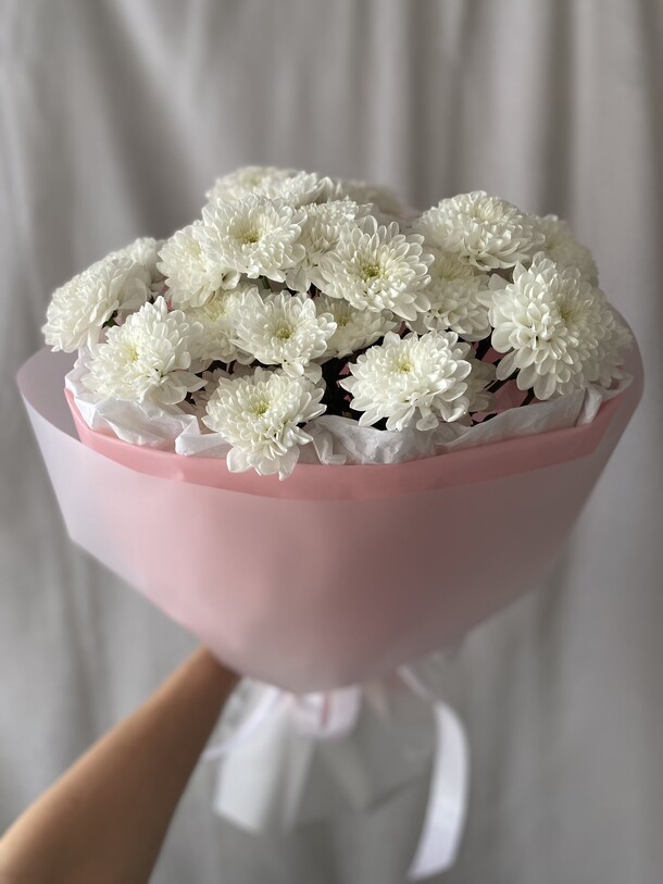 Букет из хризантем, артикул F1328071 - 3630 рублей, доставка по городу. Flawery - доставка цветов