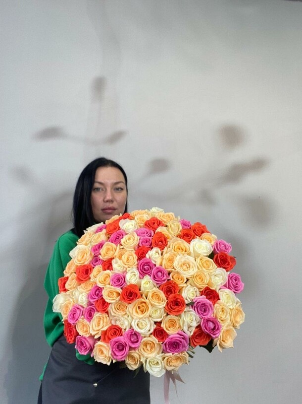 Роза 101, артикул F1328106 - 41000 рублей, доставка по городу. Flawery - доставка цветов