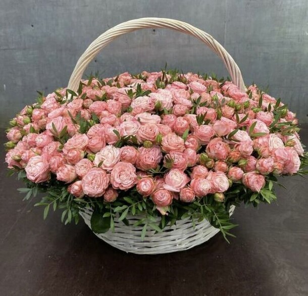 101 кустовая роза, артикул F1334942 - 99999 рублей, доставка по городу. Flawery - доставка цветов