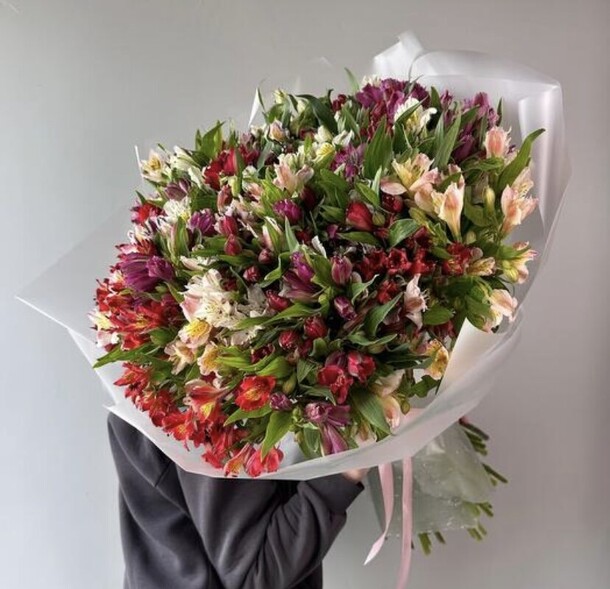 101 альстромерия микс, артикул F1334960 - 39000 рублей, доставка по городу. Flawery - доставка цветов