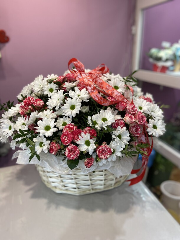 Корзина цветов, артикул F1351904 - 18062 рублей, доставка по городу. Flawery - доставка цветов