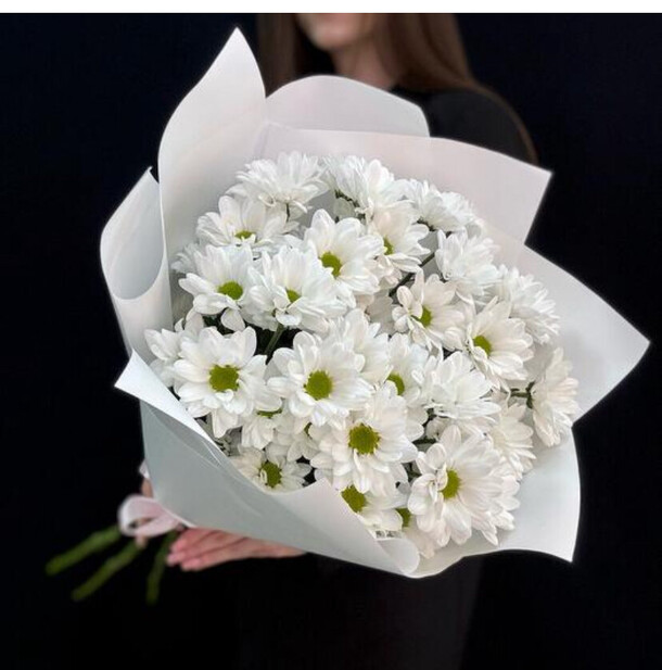 Букет белых ромашек🤍, артикул F1432921 - 3500 рублей, доставка по городу. Flawery - доставка цветов