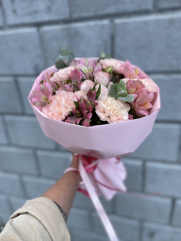 Букет цветов зефирка ☘️, артикул F1433982 - 4659 рублей, доставка по городу. Flawery - доставка цветов