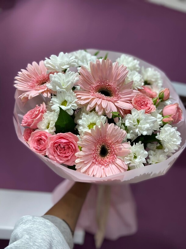 Букет «сборный», артикул F1457040 - 5820 рублей, доставка по городу. Flawery - доставка цветов