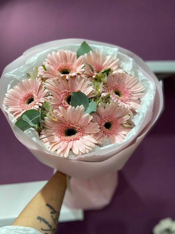 Милейший букет из гербер, артикул F1457042 - 3000 рублей, доставка по городу. Flawery - доставка цветов