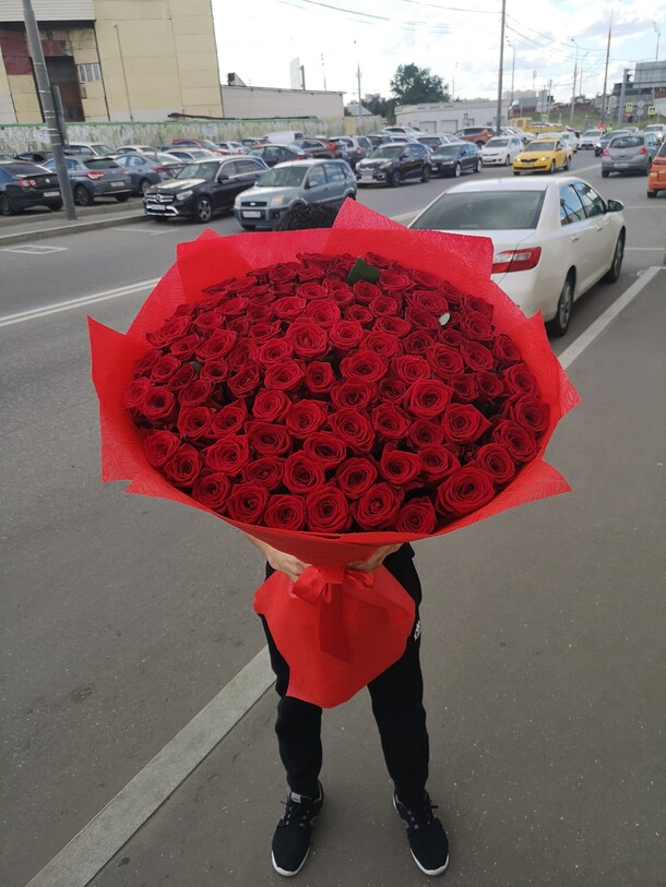 101 роза, артикул F1148088 - 28599 рублей, доставка по городу. Flawery - доставка цветов