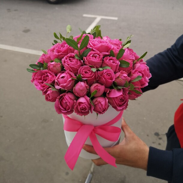 Пионовидные кустовые розы, артикул F1150557 - 7985 рублей, доставка по городу. Flawery - доставка цветов