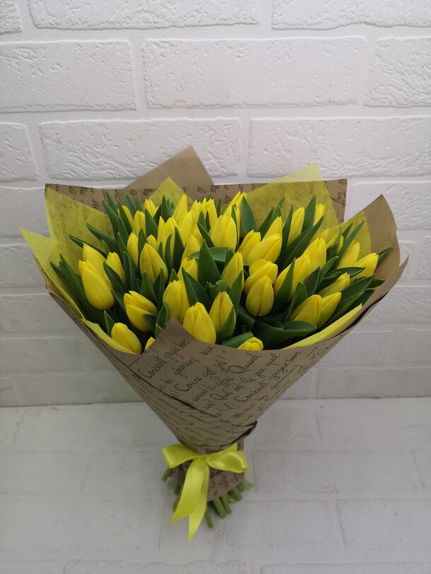 Тюльпаны, артикул F1150559 - 12400 рублей, доставка по городу. Flawery - доставка цветов