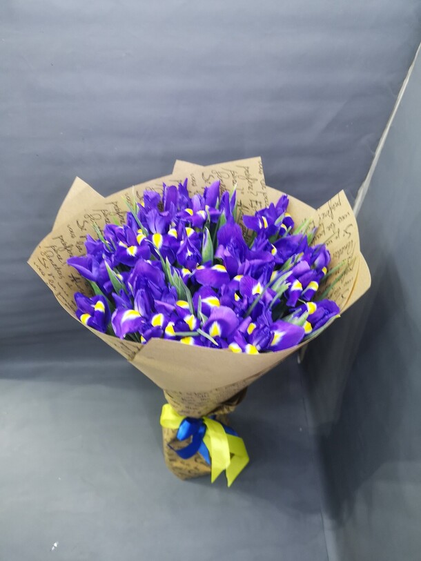 Ирисы, артикул F1152537 - 7407 рублей, доставка по городу. Flawery - доставка цветов