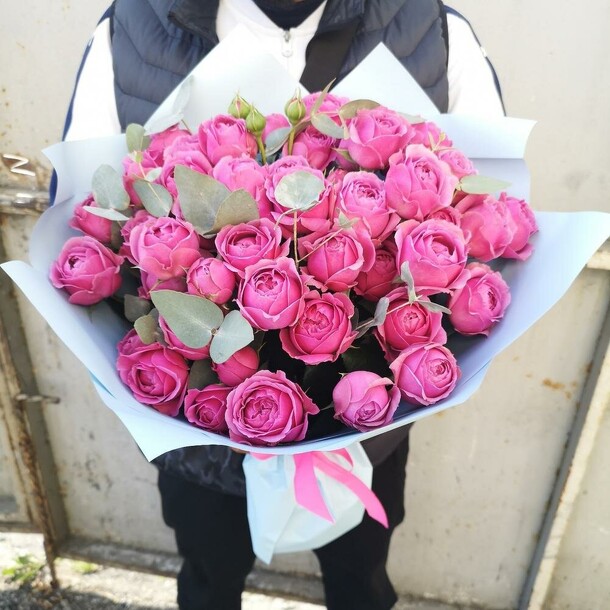 Пионовидные кустовые розы, артикул F1152539 - 10647 рублей, доставка по городу. Flawery - доставка цветов