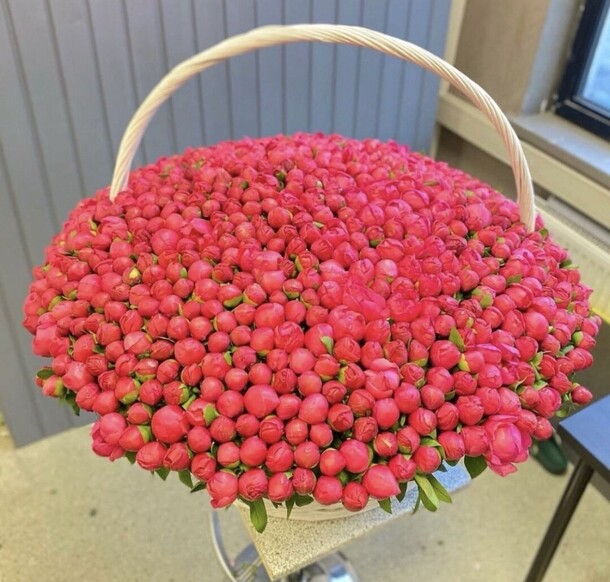 Пионы коралловые в корзине, артикул F1153968 - 652894 рублей, доставка по городу. Flawery - доставка цветов