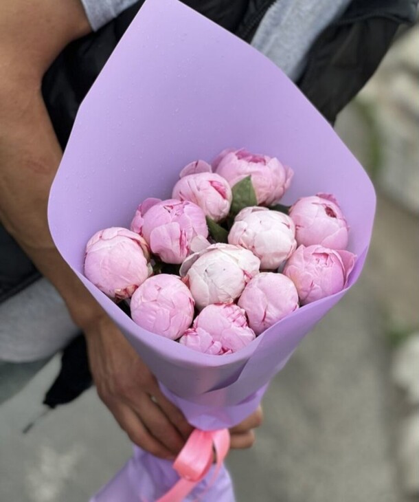 Пионы сара бернар, артикул F1153980 - 12099 рублей, доставка по городу. Flawery - доставка цветов