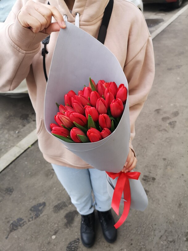 Букет из тюльпанов, артикул F1175202 - 6441 рублей, доставка по городу. Flawery - доставка цветов