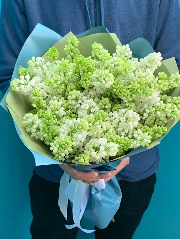 Сирень, артикул F1182178 - 12395 рублей, доставка по городу. Flawery - доставка цветов