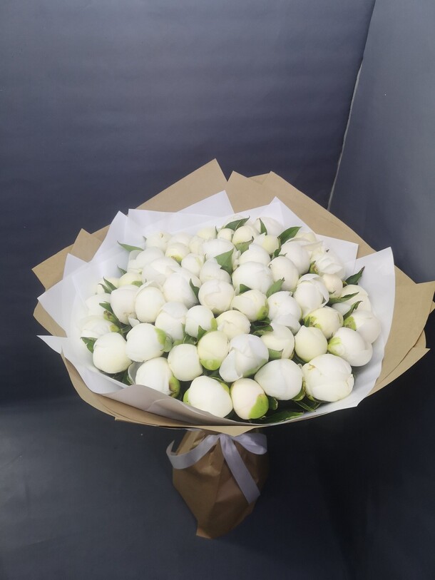 Белые пионы, артикул F1196616 - 61599 рублей, доставка по городу. Flawery - доставка цветов