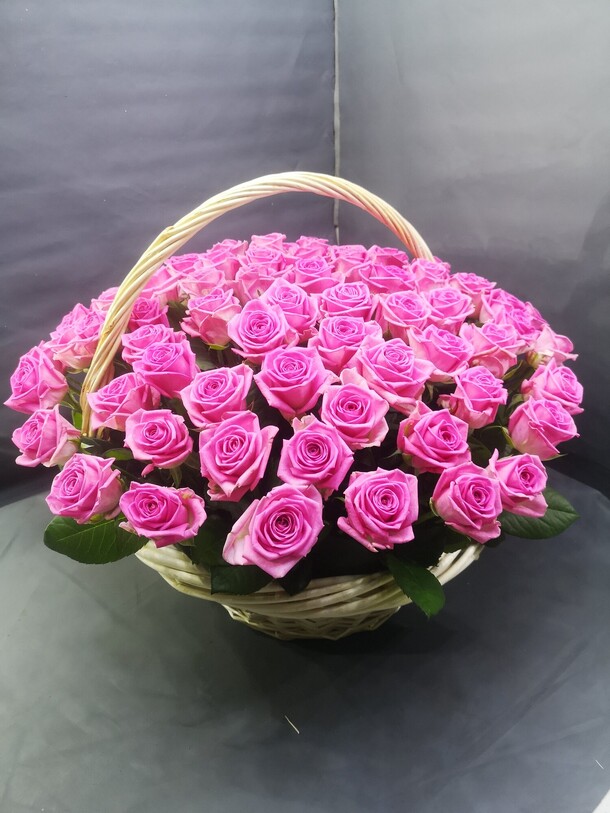 Роза в корзине, артикул F1201743 - 24801 рублей, доставка по городу. Flawery - доставка цветов