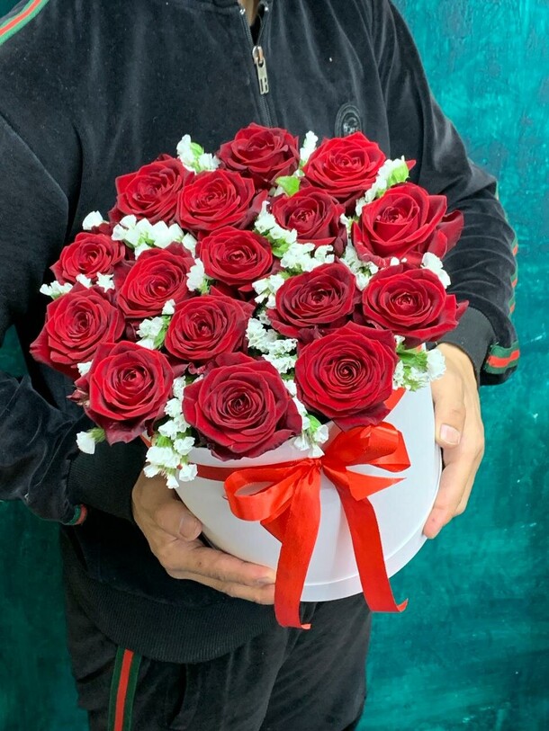 Роза в коробке, артикул F1253869 - 7985 рублей, доставка по городу. Flawery - доставка цветов