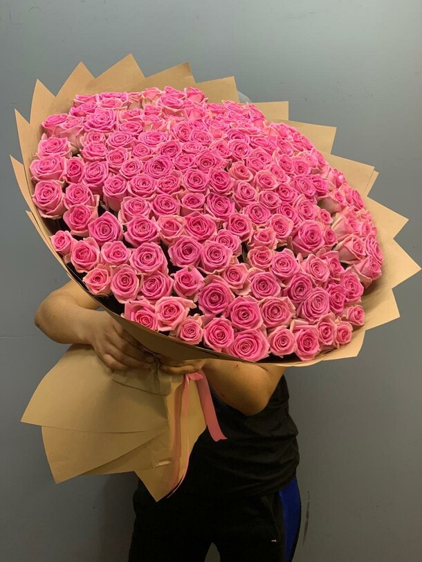 151 роза розовая, артикул F1298578 - 32999 рублей, доставка по городу. Flawery - доставка цветов