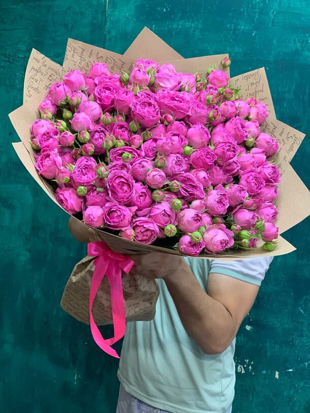 Пионовидные кустовые розы, артикул F1306155 - 12999 рублей, доставка по городу. Flawery - доставка цветов